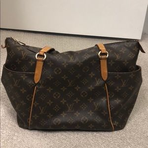 LV purse